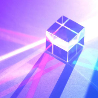 bright-diamond-with-light-rays