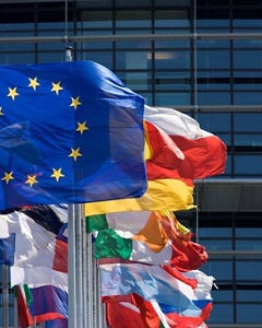 flags-waiving-in-the-sky