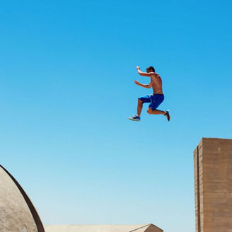 Freerunner in de lucht