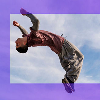 freerunner doet een salto