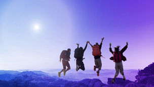 groep mensen springend