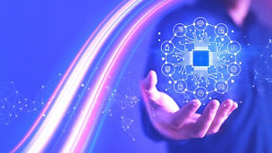 Main tenant un hologramme avec des icônes d'intelligence artificielle