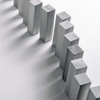 Holzbausteine in Reihe