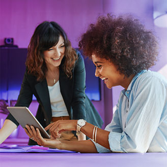 woman-in-office-working