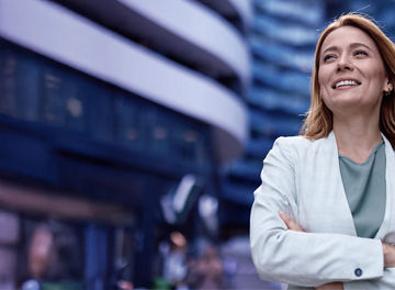 Japanese alt text: 進化するIoT活用～“コスト削減”から“意思決定の質向上”へ