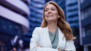 Japanese alt text: 進化するIoT活用～“コスト削減”から“意思決定の質向上”へ