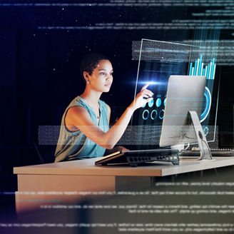 ホログラムを見つめる女性