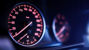 Japanese alt text: 燃料はデータ、エンジンはAI：自動運転競争の新ルール