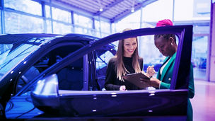 Japanese alt text: 自動車のスマホ化がもたらす未来の顧客体験