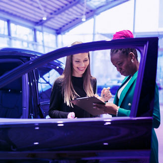 Japanese alt text: 自動車のスマホ化がもたらす未来の顧客体験