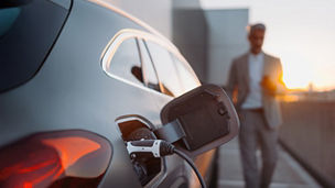 Japanese alt text: 米国自動車市場は「BEV減速」ではない