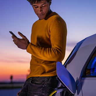 Japanese alt text: 充電はインフラからインダストリーへ：統合が生む新収益