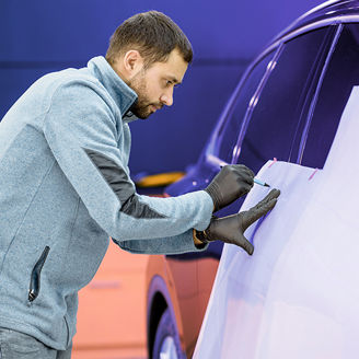 Japanese alt text: マイクロプラスチック規制と自動車業界への影響