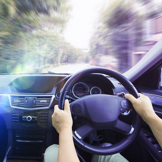 Japanese alt text: ハンドルを離す社会：データが織りなすモビリティ保険革命