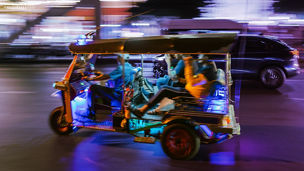 Japanese alt text: タイ二輪・四輪自動車市場とBEVの成長