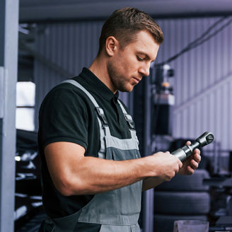 Japanese alt text: 変革を商機に変える自動車部品サプライヤー