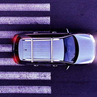 Japanese alt text: 自動車産業変革のアクセルを踏む