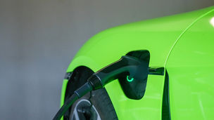 Japanese alt text: 自動車業界におけるカーボンニュートラル時代の新しい競争軸とは