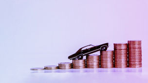 Japanese alt text:　自動車業界の電動化戦略と開発投資の実態