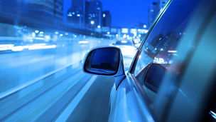 Japanese alt text: 自動車