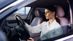 Japanese alt text: スマホの常識は車には通用しない～SDVの最初の壁～