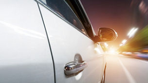 Japanese alt text: 不確実性増す世界の自動車業界展望と、日本企業の「勝ち筋」