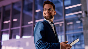 Japanese alt text: 「稼ぐ力」の強化に向けたボードトランスフォーメーション