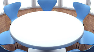 円卓を囲む椅子