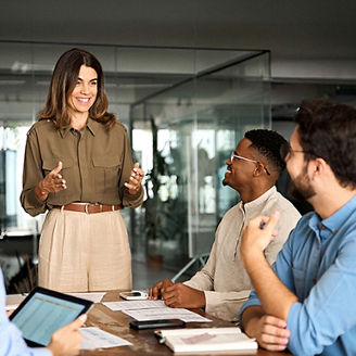 Japanese alt text: Case Study：KDDI