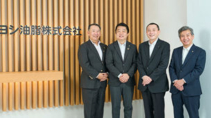 Japanese alt text: ミヨシ油脂　志田氏、秋山氏、島津氏、津田氏