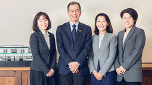 Japanese alt text: 東京地下鉄株式会社_堂免氏と増田氏と増田氏、KPMG