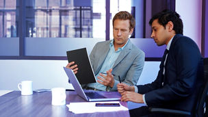 Japanese alt text: 危機発生時に企業の初動対応で信頼は守れるか？