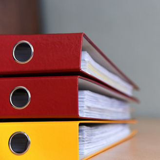 赤と黄色の3冊のファイルブック