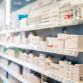 Japanese alt text: 薬棚