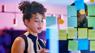 Japanese alt text: カスタマー戦略策定支援