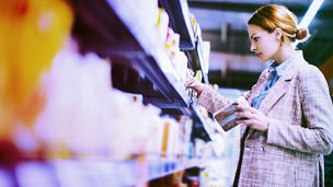 Japanese alt text: 顧客中心の調達モデル構築支援：カスタマージャーニーの再定義