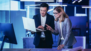 Japanese alt text: データ関連法規制対応に向けたマクロリスク分析支援