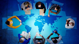 Japanese alt text: 個人情報保護に準拠した全社共通ルールの策定