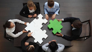 Japanese alt text: 脱炭素化に向けた組織変革とは