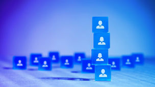 Japanese alt text: 人的資本経営の観点からみるリスキリング