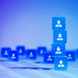 Japanese alt text: 人的資本経営の観点からみるリスキリング