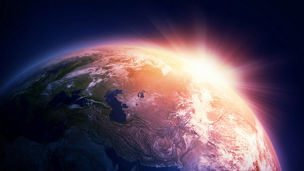 Japanese alt text: 経済安全保障・地政学リスク2025