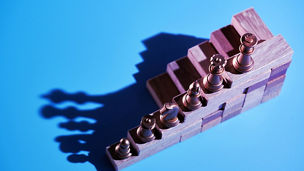 Japanese alt text: 地政学リスクを踏まえた経営戦略見直しの必要性