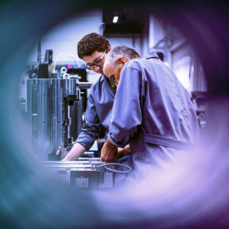 Japanese alt text: 工場コンプライアンス違反対応支援／再発防止策立案・実行支援