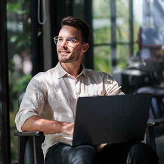 Japanese alt text: 金融サービス業界で求められるバックキャスティングの考え方とは