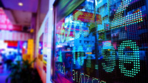 電光掲示板に表示された数字