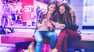 Japanese alt text: 顧客とつながりを生むファンコミュニティの形成