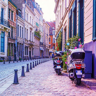 Japanese alt text: フランス総選挙の結果とビジネスへの影響