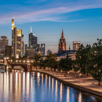 ドイツの町の夜景