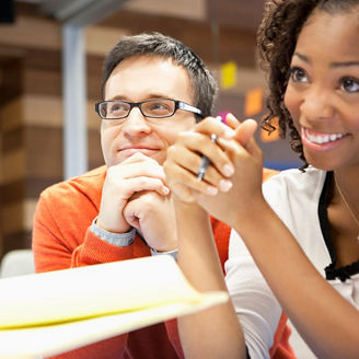 Japanese alt text: ミーティング中